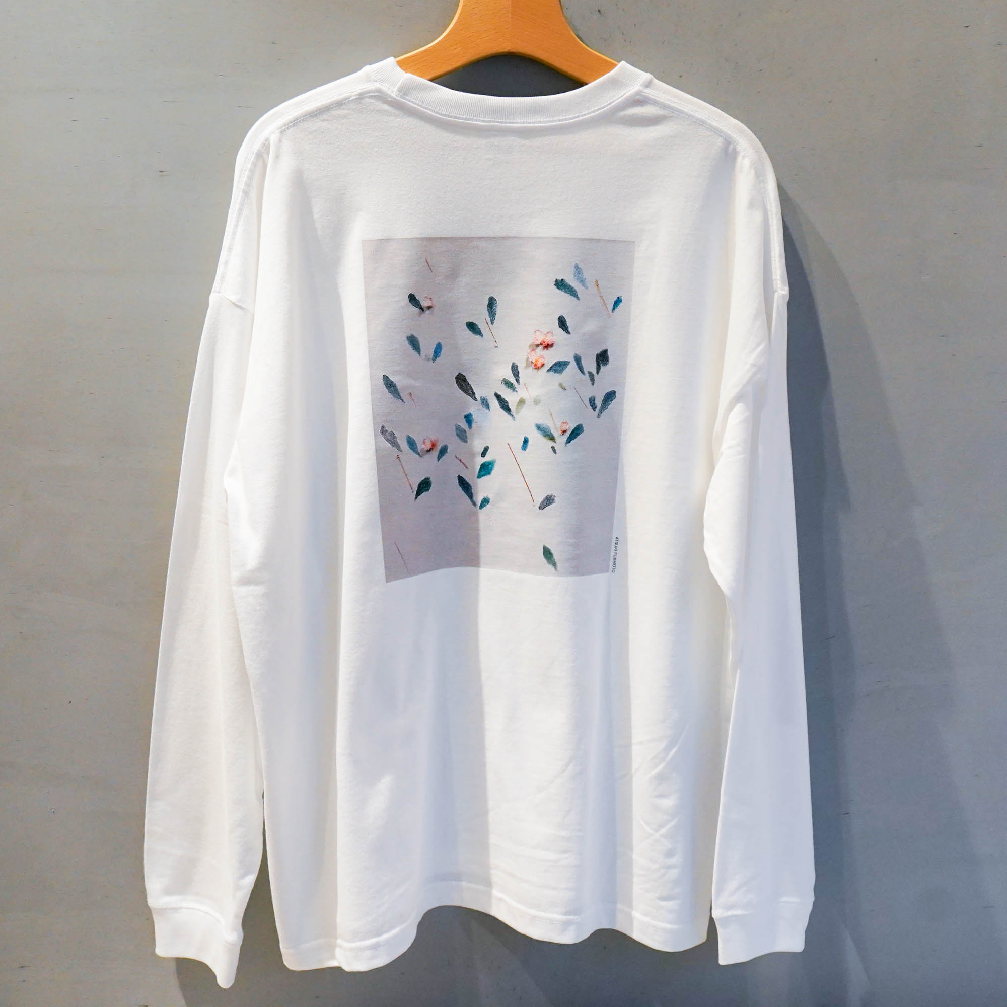 藤本純輝 | 「島の椿」長袖Tシャツ – てとば美術館
