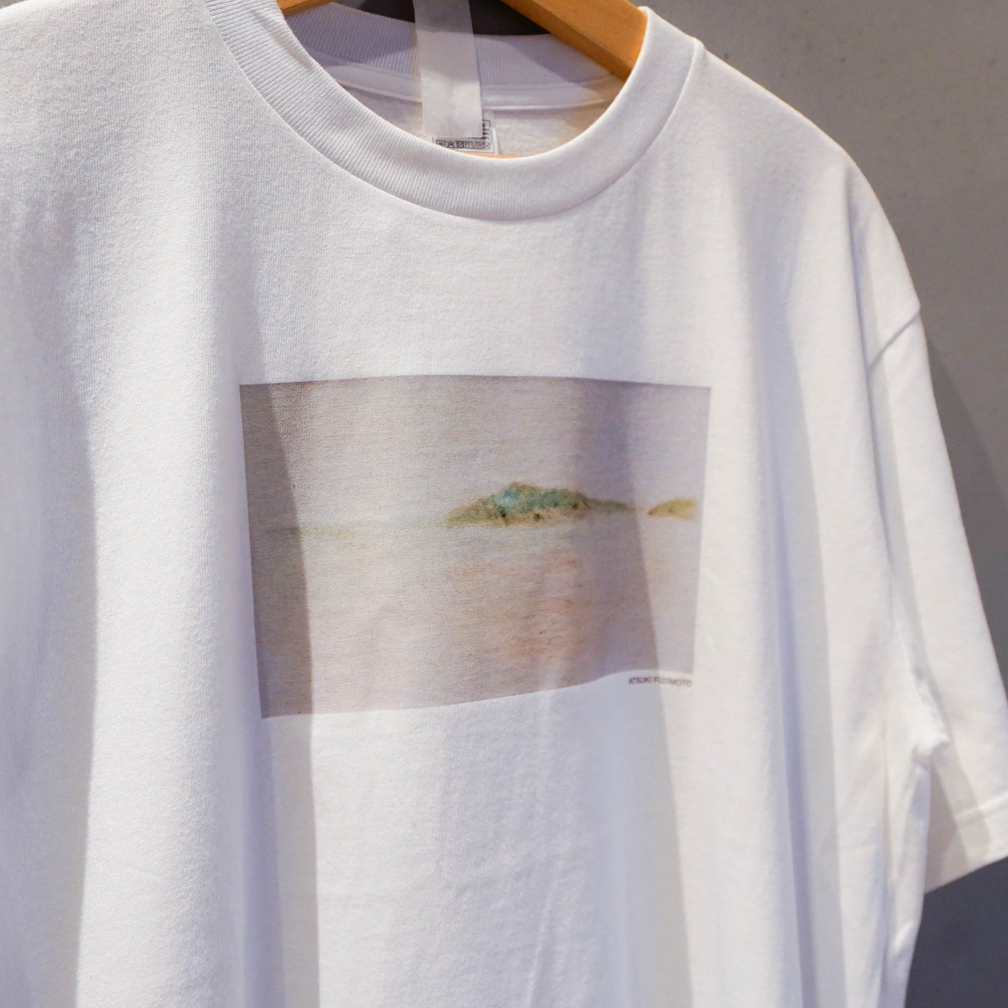 藤本純輝 |  「高浜海水浴場の浜の景色」半袖Tシャツ