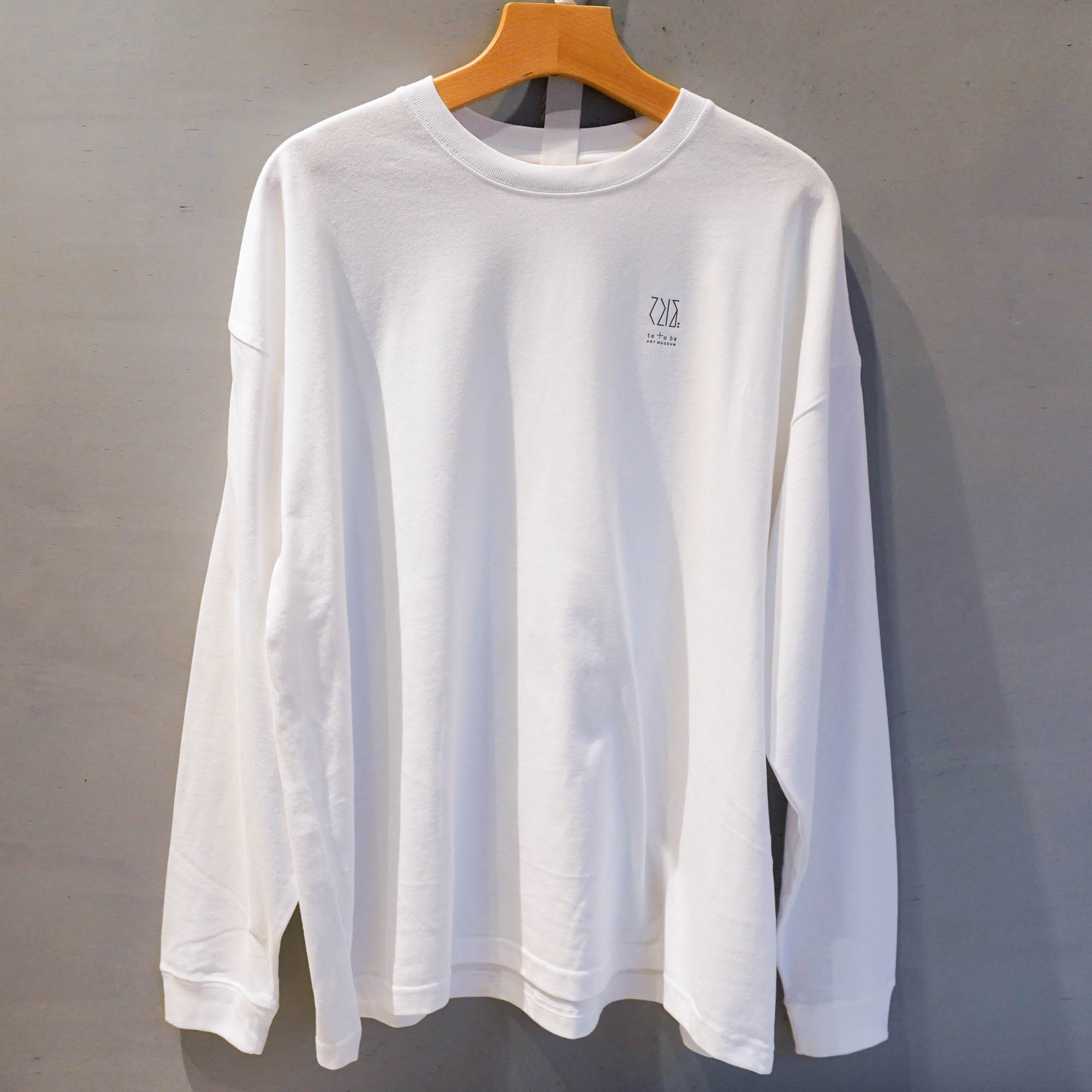 藤本純輝 | 「島の椿」長袖Tシャツ – てとば美術館